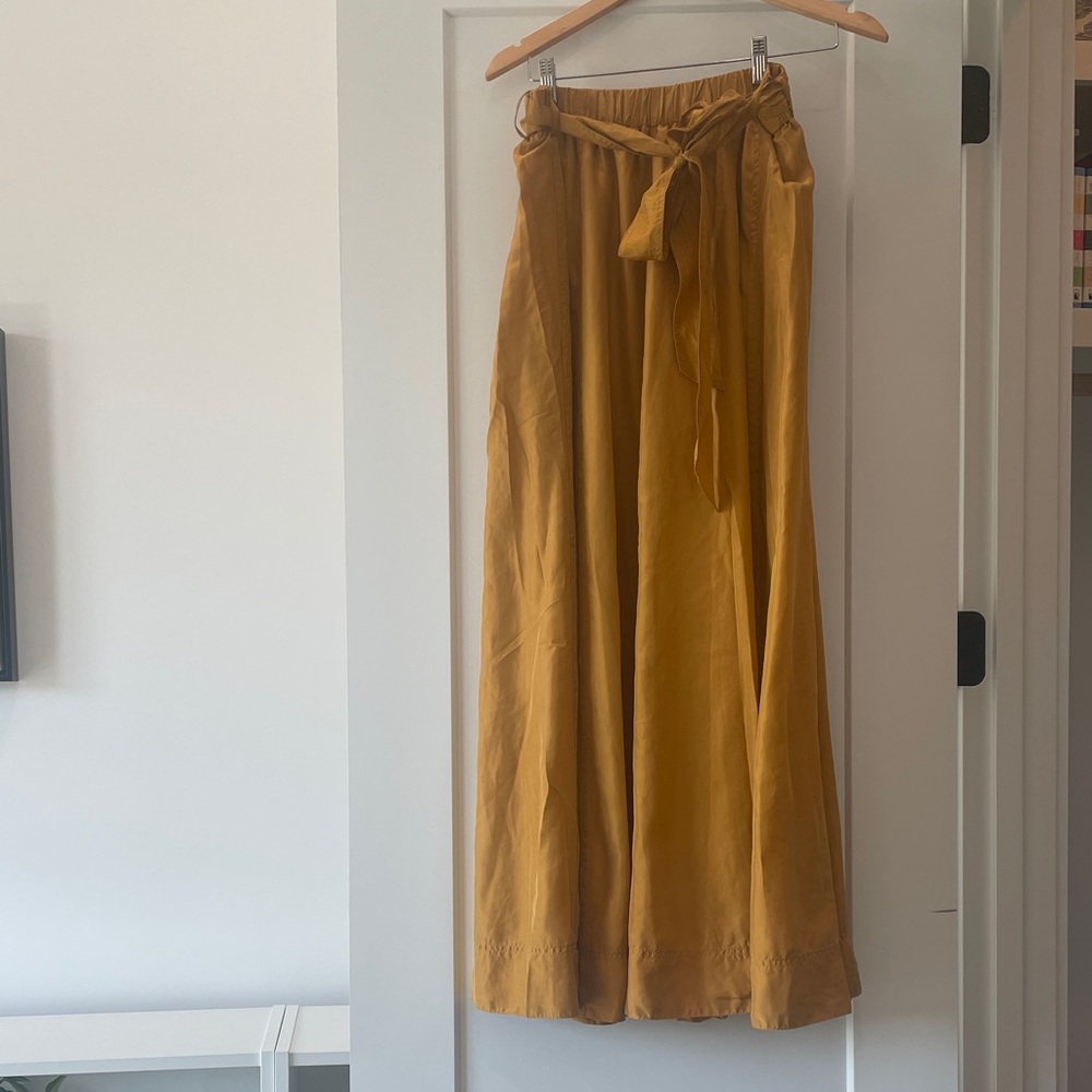 Banana Republic Golden 100% Silk Maxi Skirt